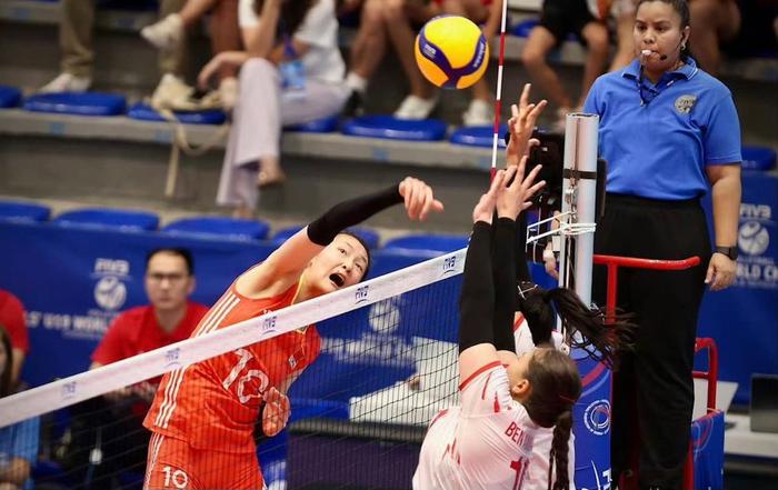 黄悦鑫身体条件太像朱婷,或成女排绝对核心!能否成为下一个巨星