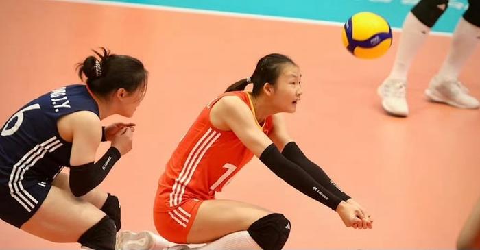 黄悦鑫身体条件太像朱婷,或成女排绝对核心!能否成为下一个巨星