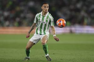 记者：曼联已同意安东尼七月底归队训练，以便其寻找下家完成转会