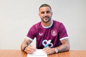 开云-加盟伯恩利！35岁沃克：非常高兴加入伯恩利，迫不及待想重返球场