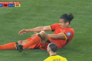 开云入口-张玉宁强行射门后抽筋被换下！王子铭替补登场