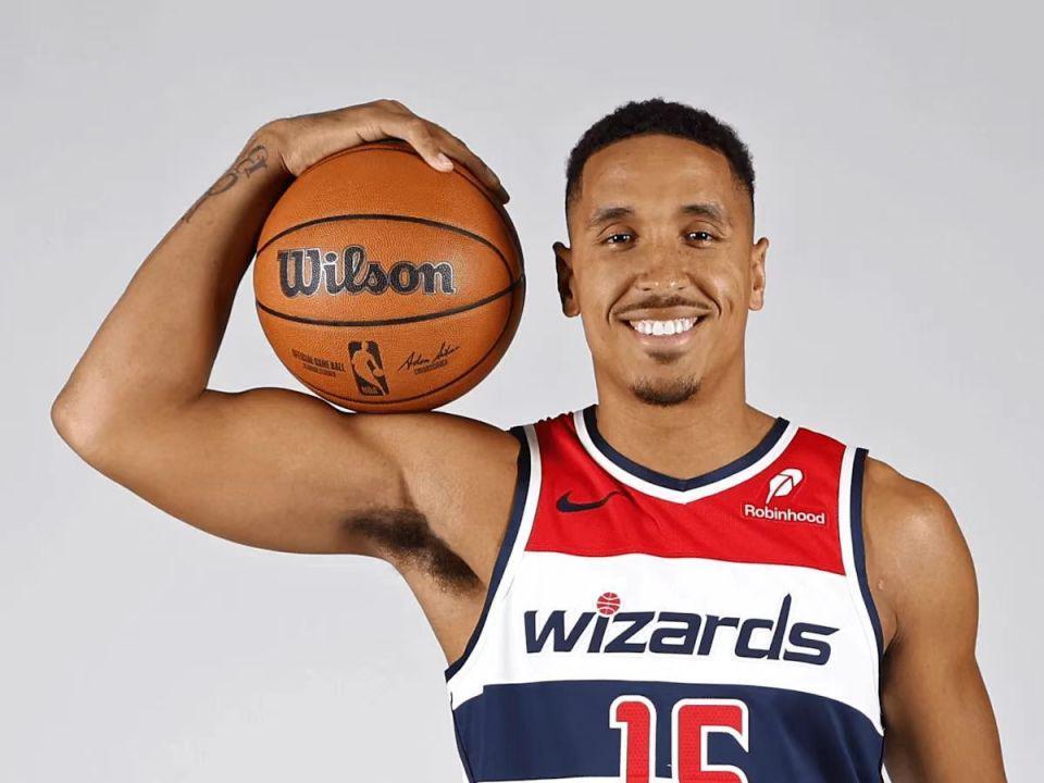 开云娱乐-1年老将底薪！32岁布罗格登加盟尼克斯 将迎第十个赛季