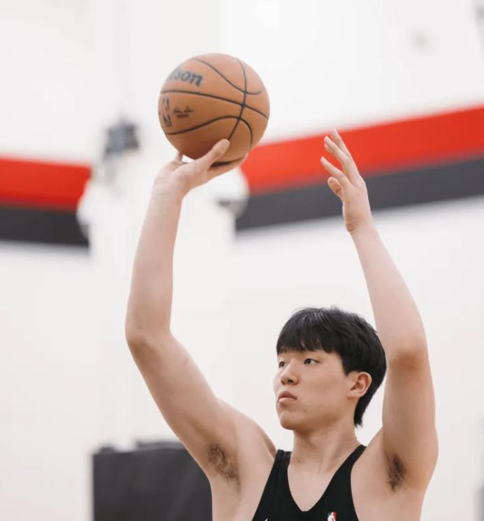 开云APP-不装了,杨瀚森大气发言!开拓者很欣慰,球迷:冲击新秀全明星赛