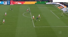 开云入口-【德甲】波鸿3比2拜仁 于帕染红+送点