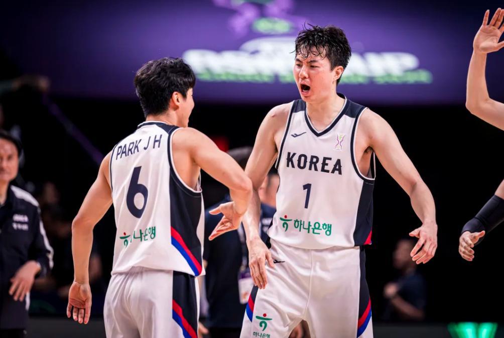 开云APP-中国男篮官宣,世预赛首战韩国,周琦曾凡博复出,全力争胜!