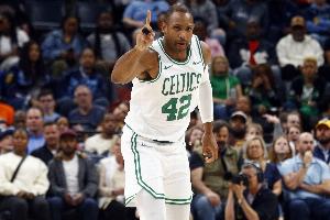 还没搞定库明加!队记:霍福德和其他老将正悄悄要勇士的明确答复