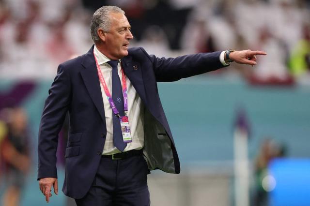 开云官网-厄瓜多尔主帅谈越位：我们的球员该剪脚趾甲了