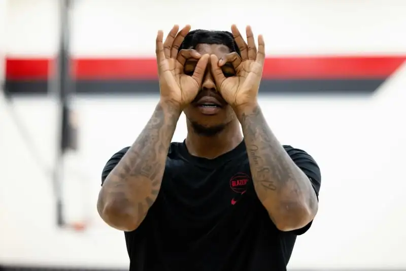 开云在线-开拓者官方晒球员训练照：在训练馆，做着我们热爱的事情