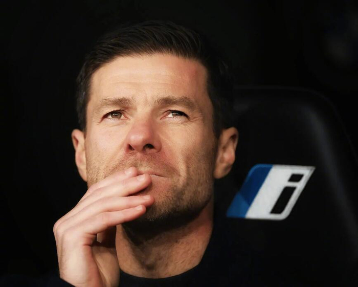 皇马解雇阿隆索，执教30场无冠创13年最差纪录|哈维·阿隆索|佩莱格里尼|哈维-阿隆索|皇家马德里|阿隆-皮埃尔_新浪体育_新浪新闻