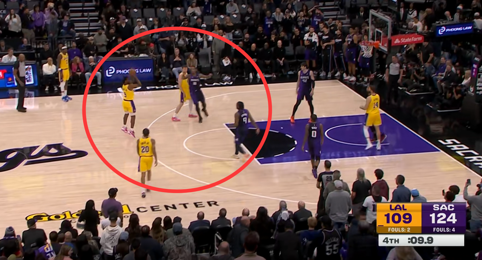 开云-铁血两分变铁血三分！布朗尼最后8秒刷分遭狂喷，还连累老爹詹皇