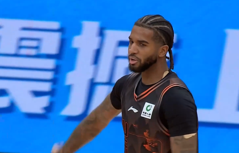 又赢了！CBA劲旅豪取7连胜，外援38分挡不住，本土核心9分