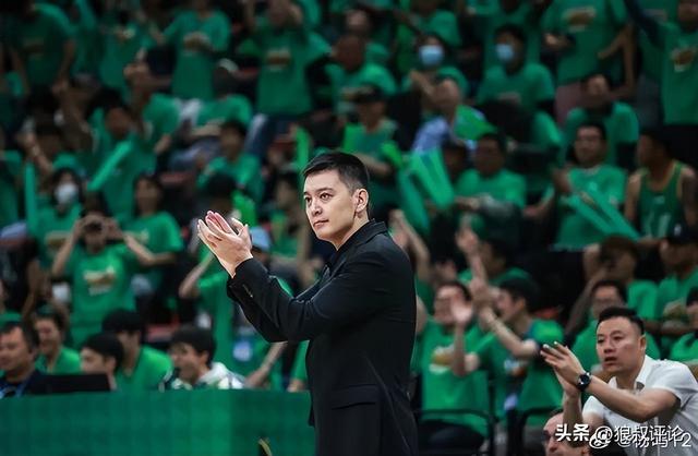 开云-杨鸣：这个赛季最大的问题是遇到困难和情绪低落 场上没有领袖人物