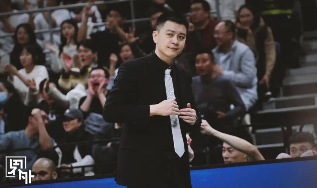 开云娱乐-CBA还能众筹换帅？