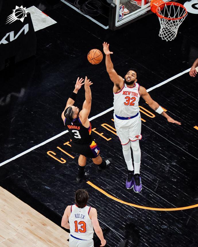 开云在线-绿军躺回东部第二！布克31+8太阳险胜尼克斯 狄龙27分布伦森27分