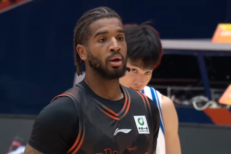 山东男篮双杀宁波,高诗岩单节暴走制造逆转,小将王证斩获11分