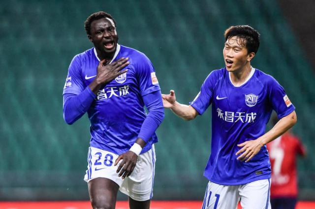 1627136738920043976.jpg 开云官网-泰山不要的35岁空霸2分钟造乌龙+头槌 助沧州复仇