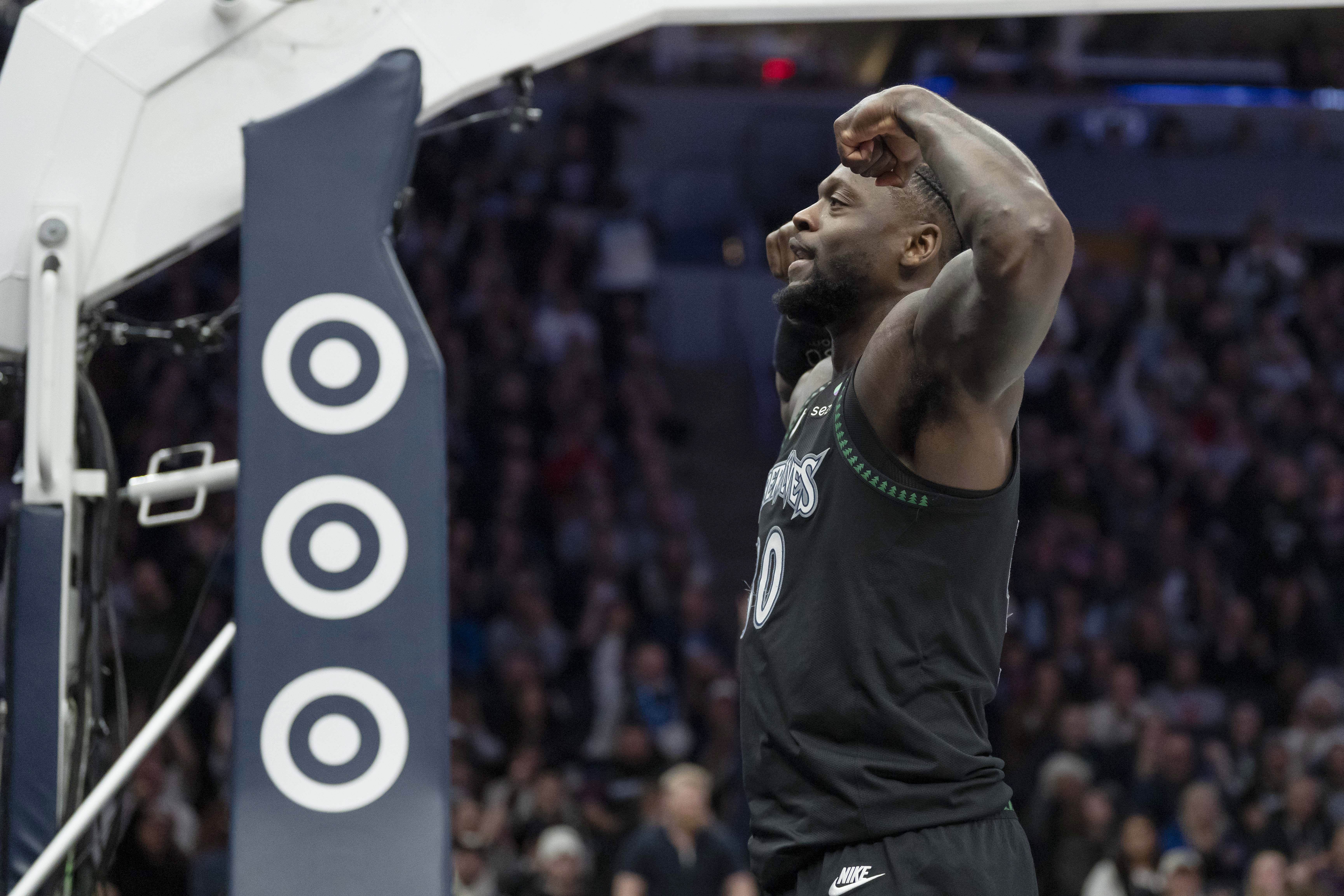 开云APP-手感热到发烫!森林狼全队三分43投22中 命中率达到51.1%