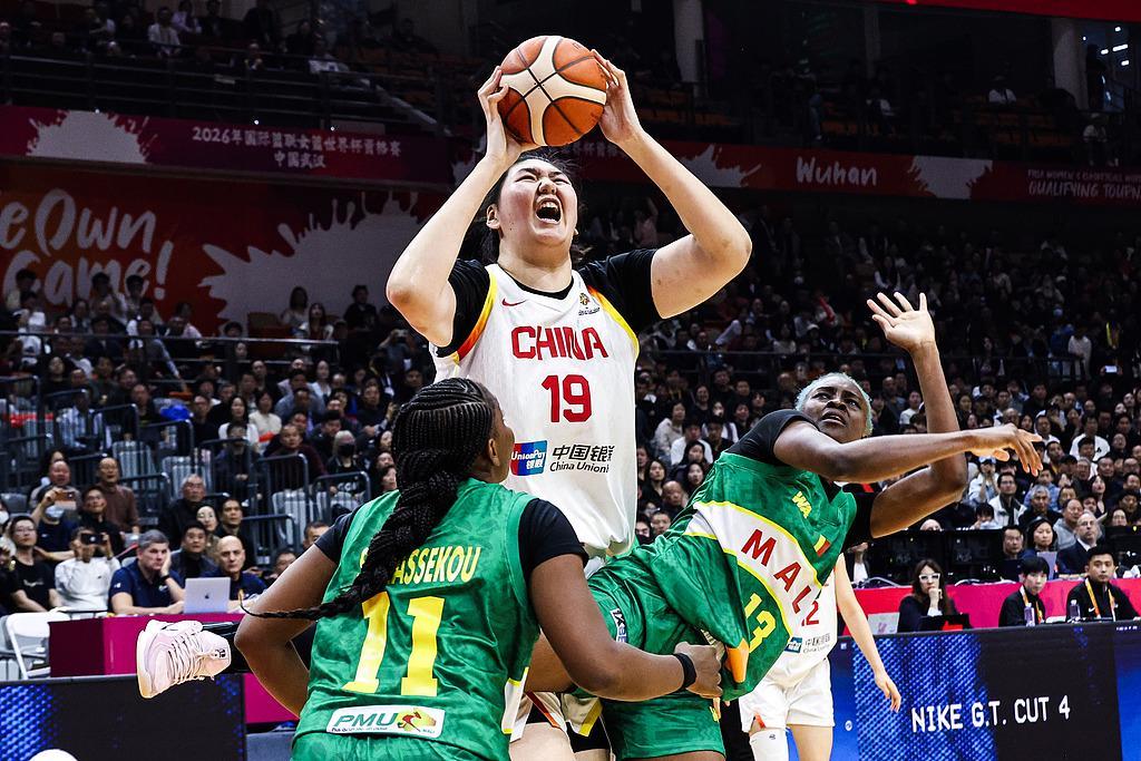 开云娱乐-谁给张子宇传球？功勋后卫给出了答案，老帅临时征召收获大效果