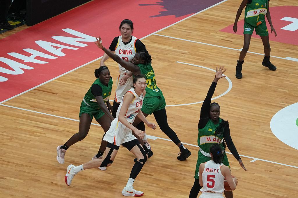 开云娱乐-谁给张子宇传球？功勋后卫给出了答案，老帅临时征召收获大效果