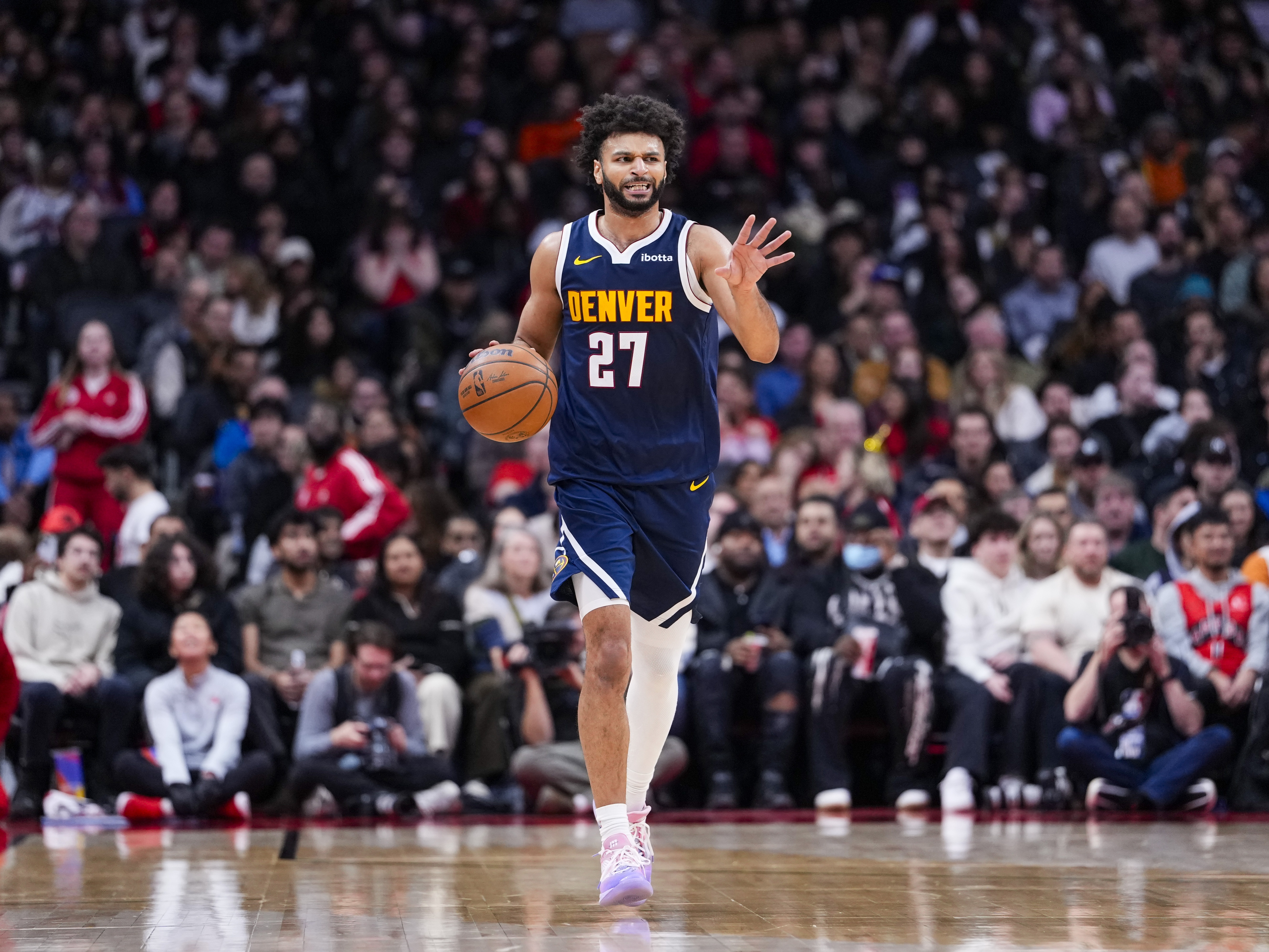 大心脏球员！贾马尔·穆雷19中11&amp;三分8中5轰35分9助3断 末节12分