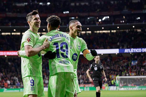 开云APP-巴萨横扫三冠：明星三叉戟的胜利，更是集体的胜利！